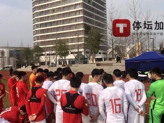 面对究竟好还是坏的灵魂拷问中，两人给出了看似背道而驰却又殊途同归的回答